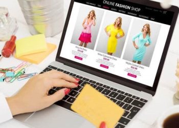 The Pros and Cons of Online Fashion Shopping